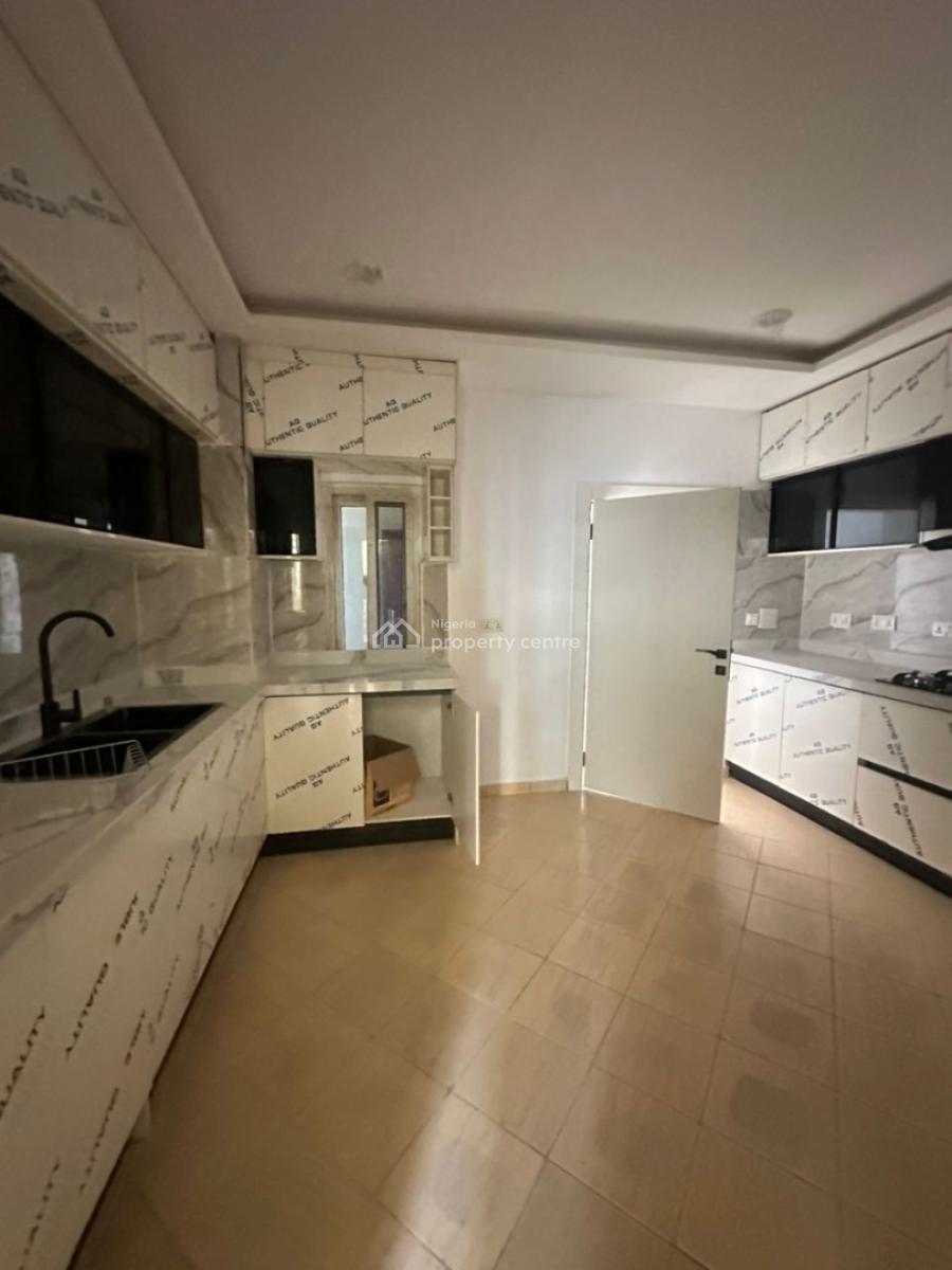 Standard and Well Renovated 3bedroom Flat with Bq, Prime Water Gardens, Lekki Phase 1, Lekki, Lagos, Flat / Apartment for Sale