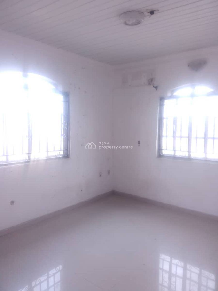 2 Bedroom Flat Upstairs, Lekki Beach Road Jakande Lekki Lagos, Jakande, Lekki, Lagos, Flat / Apartment for Rent