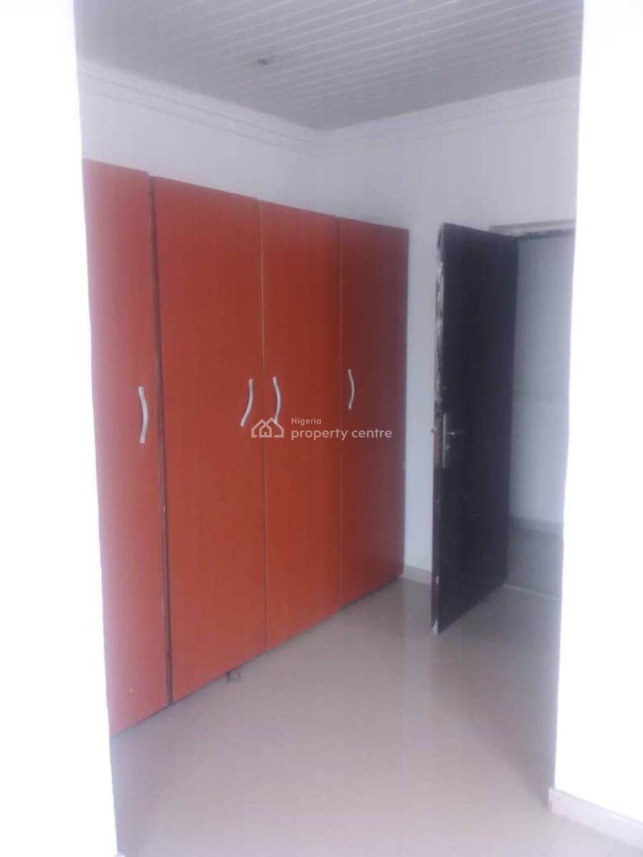 2 Bedroom Flat Upstairs, Lekki Beach Road Jakande Lekki Lagos, Jakande, Lekki, Lagos, Flat / Apartment for Rent