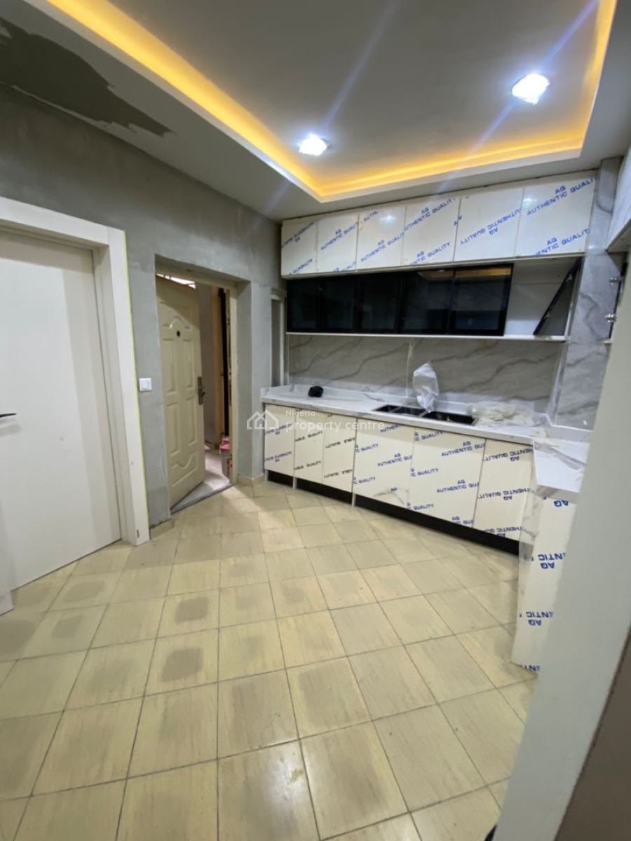 Fully Serviced 4bedrooms Apartment Available, Lekki Phase 1, Lekki, Lagos, Flat / Apartment for Sale