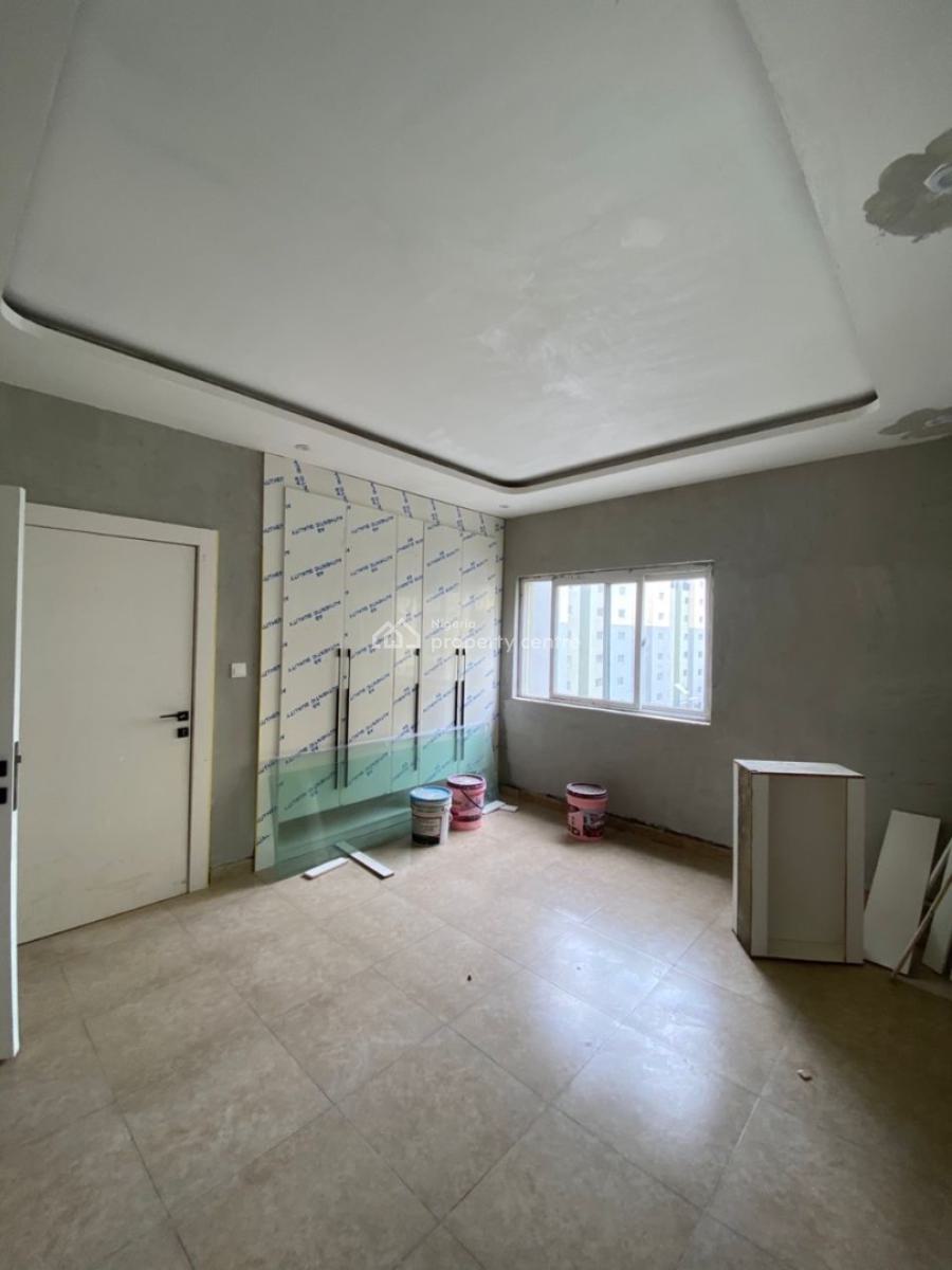 Fully Serviced 4bedrooms Apartment Available, Lekki Phase 1, Lekki, Lagos, Flat / Apartment for Sale