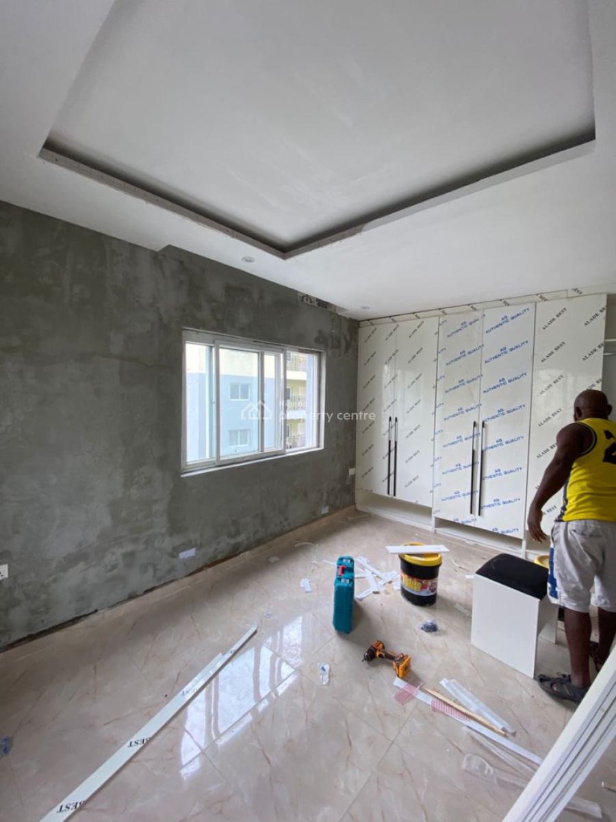 Fully Serviced 4bedrooms Apartment Available, Lekki Phase 1, Lekki, Lagos, Flat / Apartment for Sale