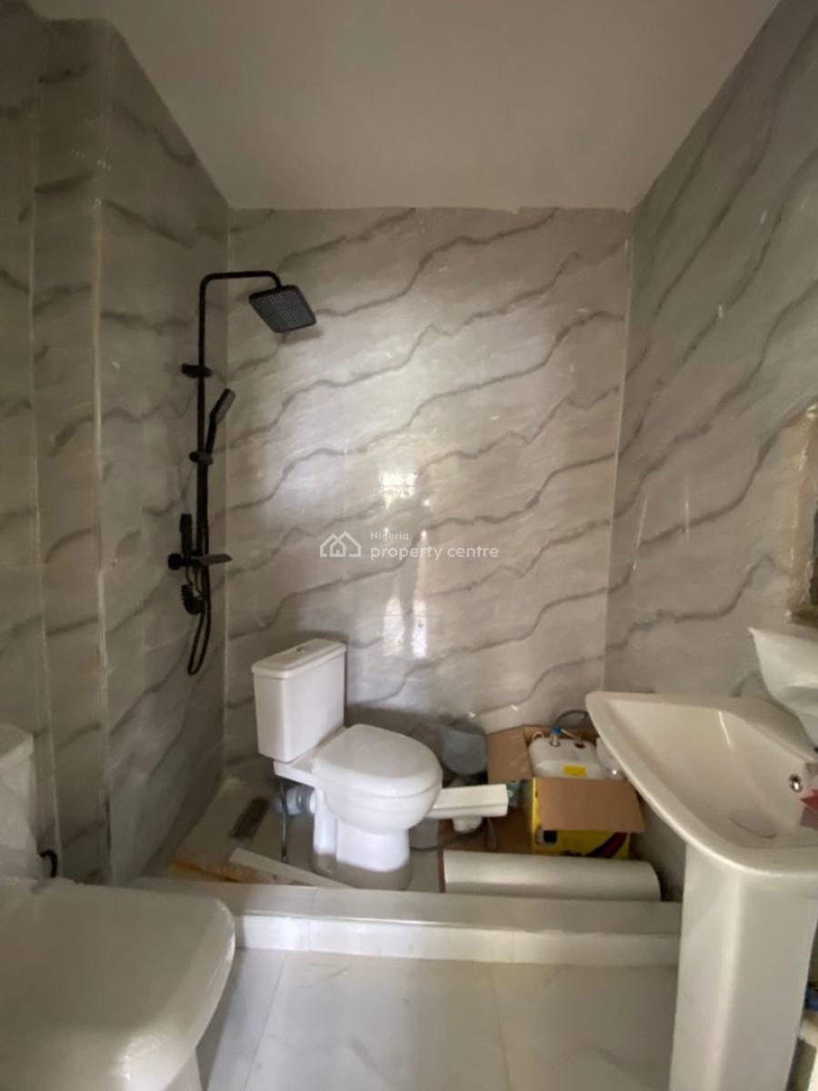 Fully Serviced 4bedrooms Apartment Available, Lekki Phase 1, Lekki, Lagos, Flat / Apartment for Sale
