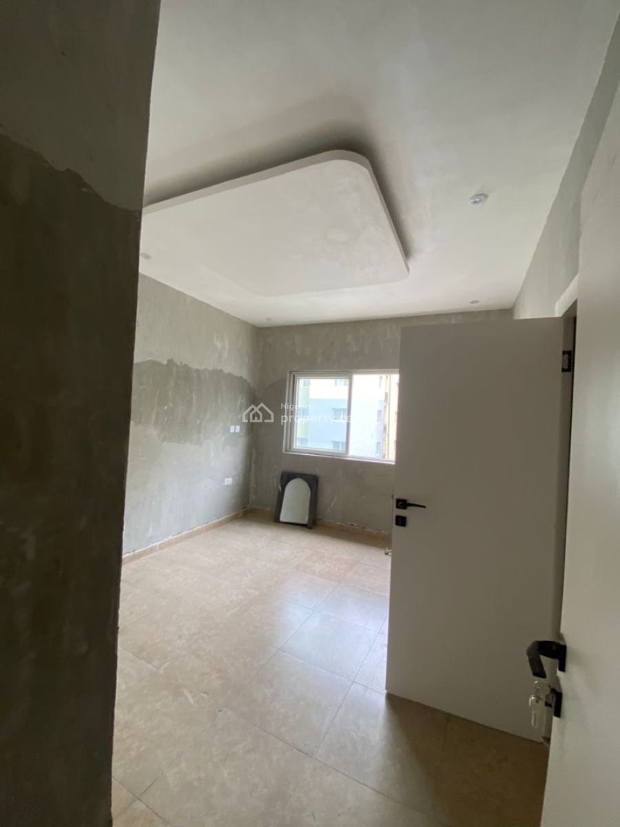 Fully Serviced 4bedrooms Apartment Available, Lekki Phase 1, Lekki, Lagos, Flat / Apartment for Sale