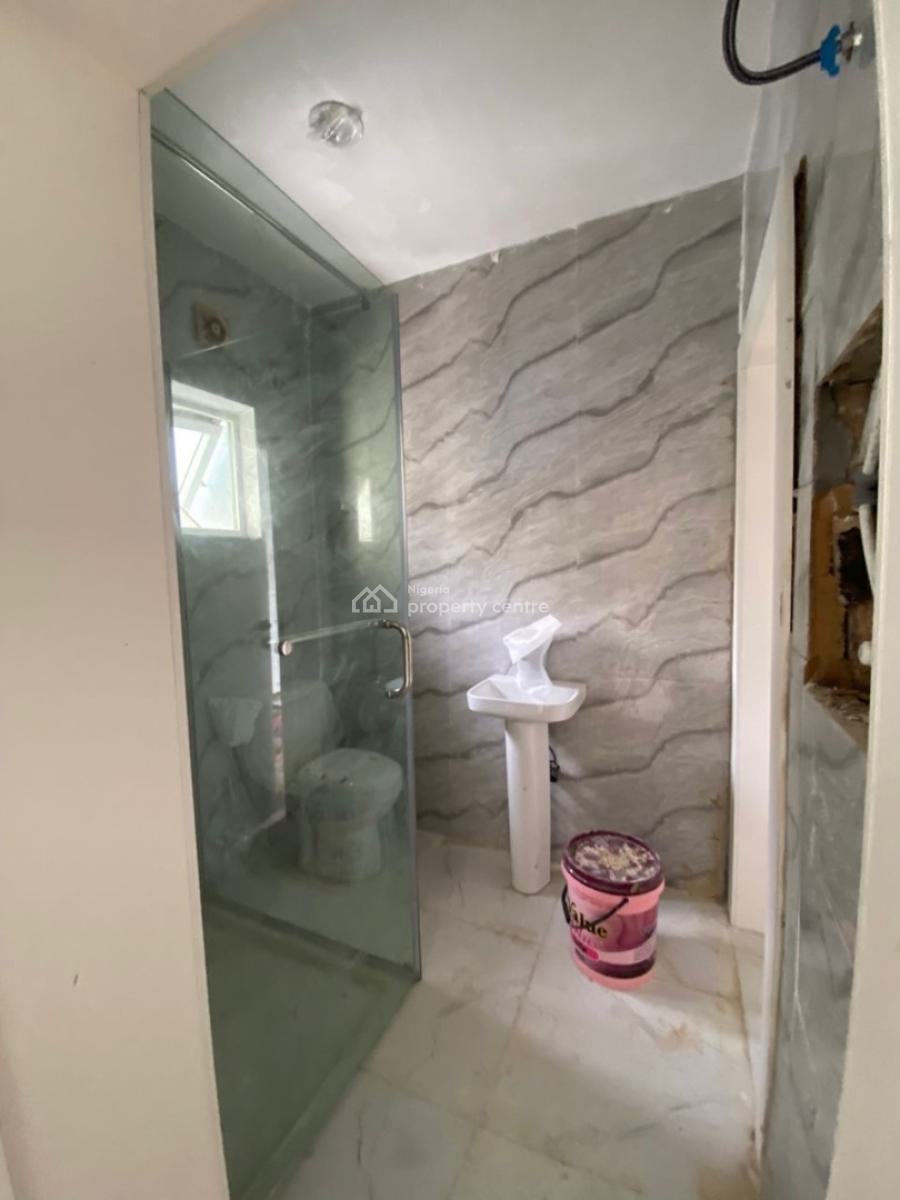 Fully Serviced 4bedrooms Apartment Available, Lekki Phase 1, Lekki, Lagos, Flat / Apartment for Sale