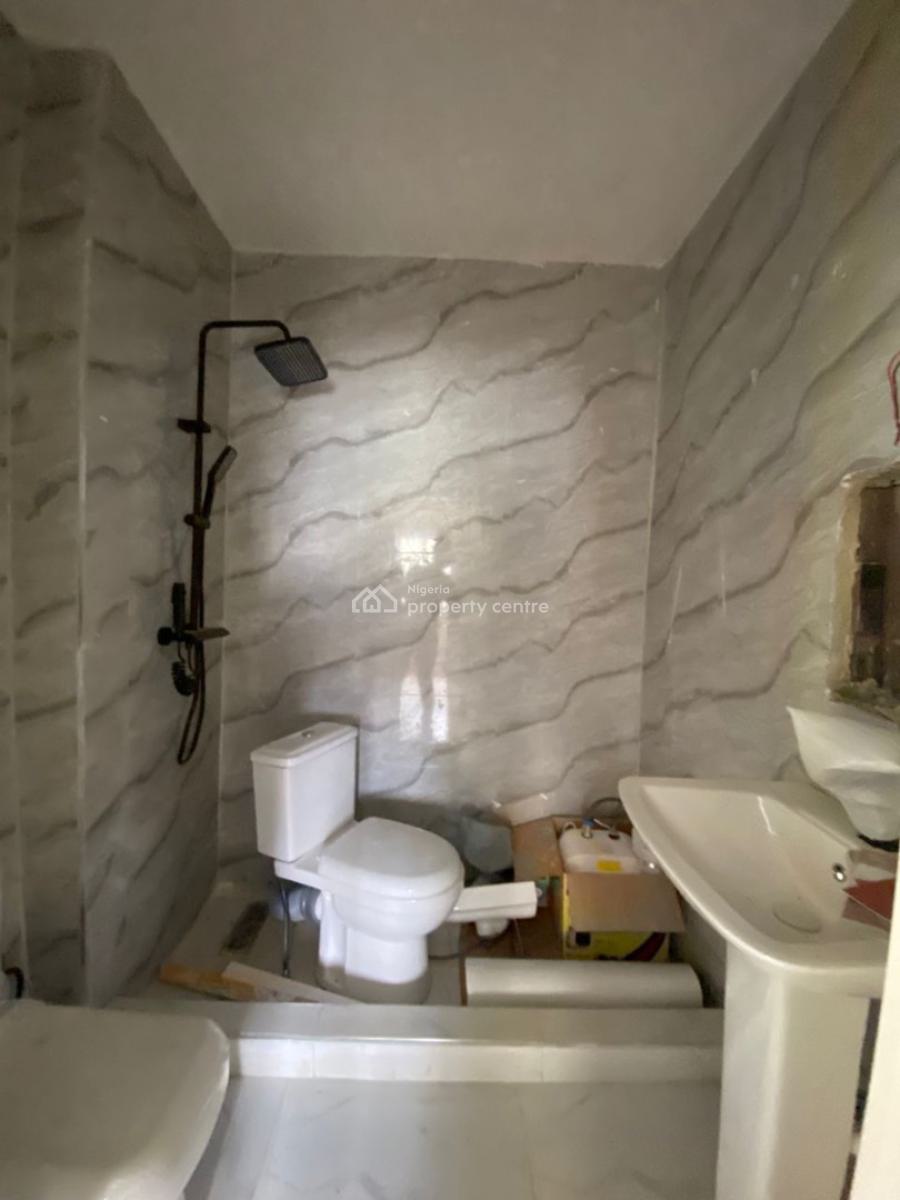 Fully Serviced 4bedrooms Apartment Available, Lekki Phase 1, Lekki, Lagos, Flat / Apartment for Sale