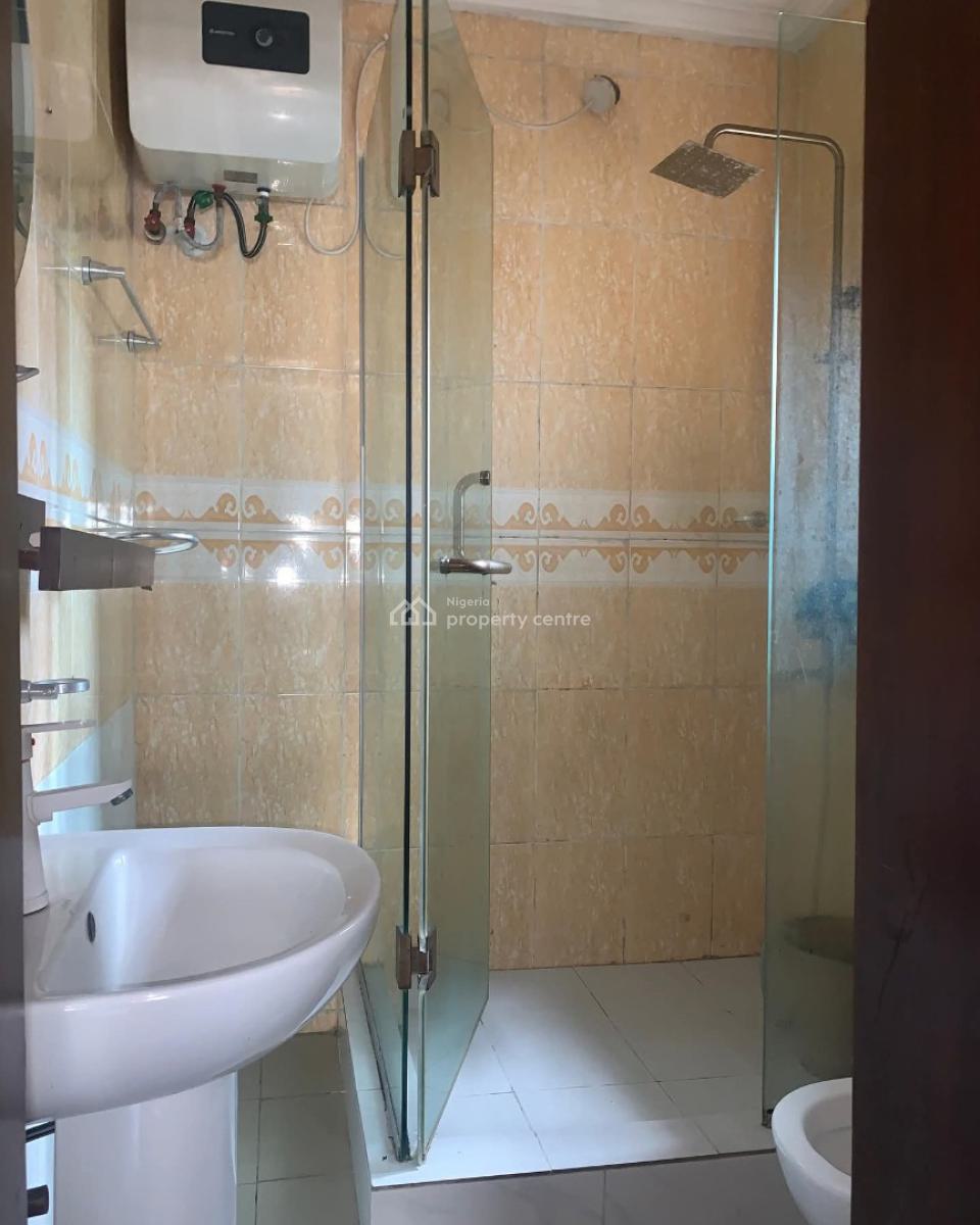 Spacious 3-bedroom Apartment, Lekki Phase 1, Lekki, Lagos, Flat / Apartment for Rent