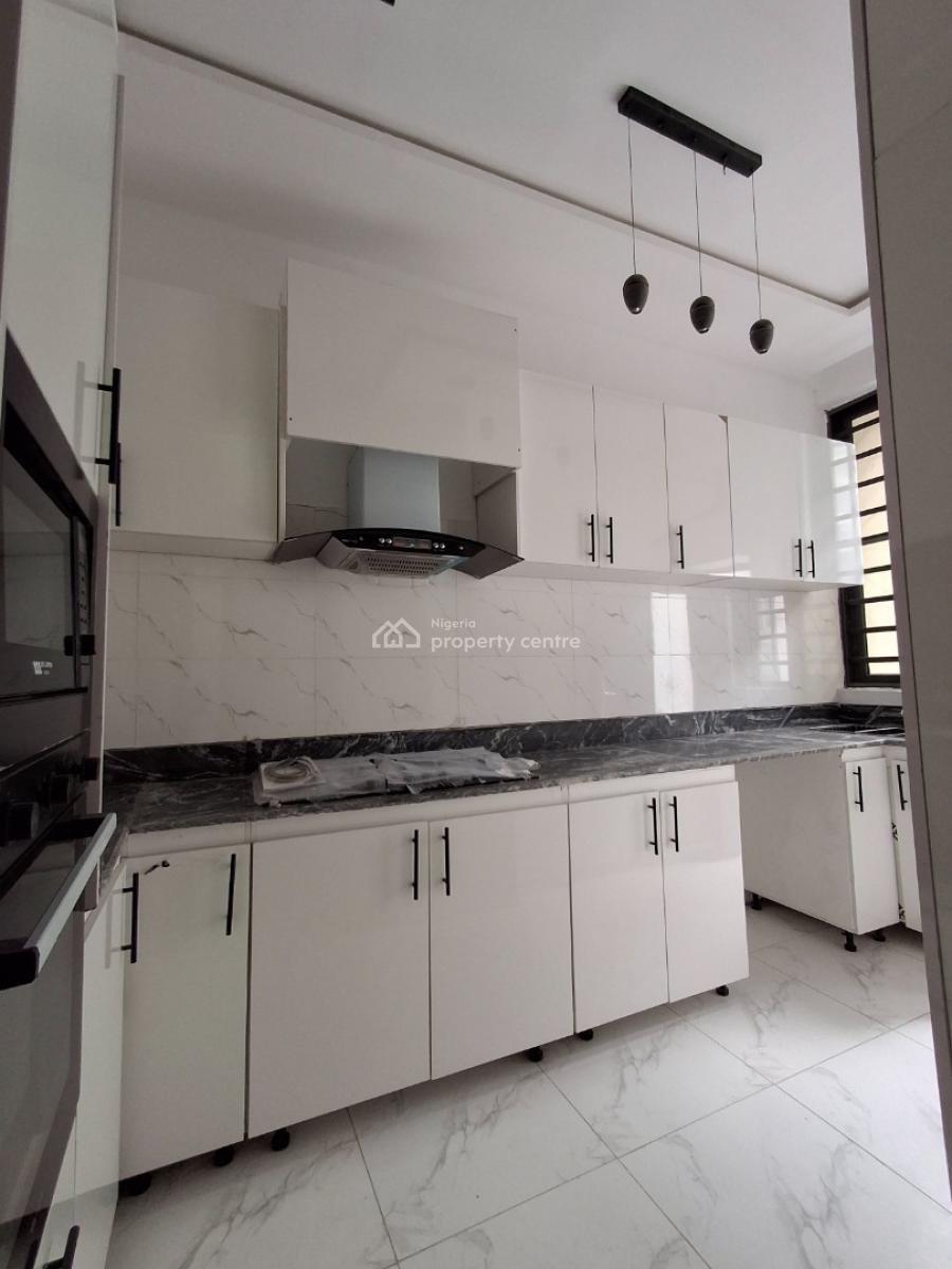 5bed, in a Well-secured Estate, Ologolo, Lekki, Lagos, Terraced Duplex for Sale