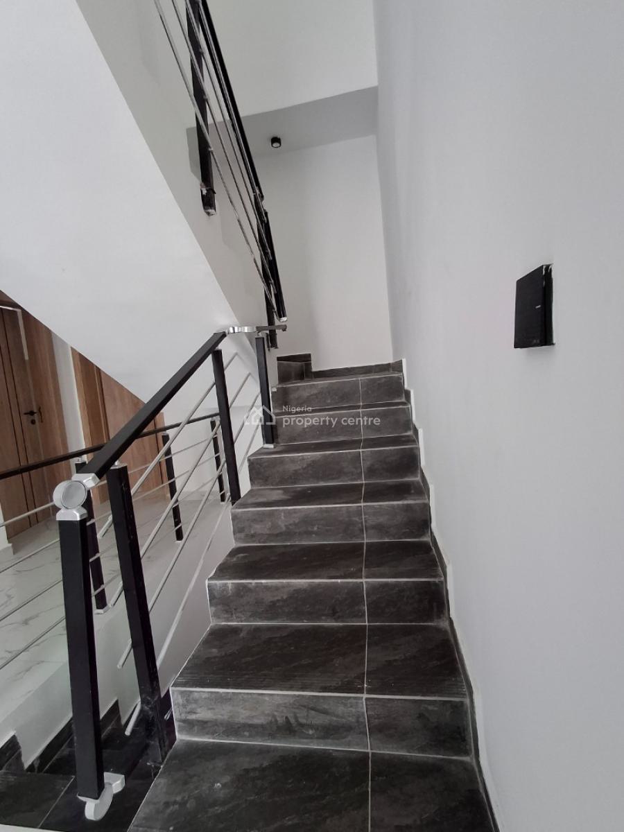 5bed, in a Well-secured Estate, Ologolo, Lekki, Lagos, Terraced Duplex for Sale