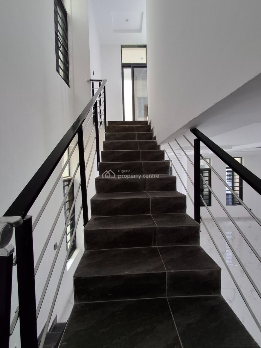 5bed, in a Well-secured Estate, Ologolo, Lekki, Lagos, Terraced Duplex for Sale