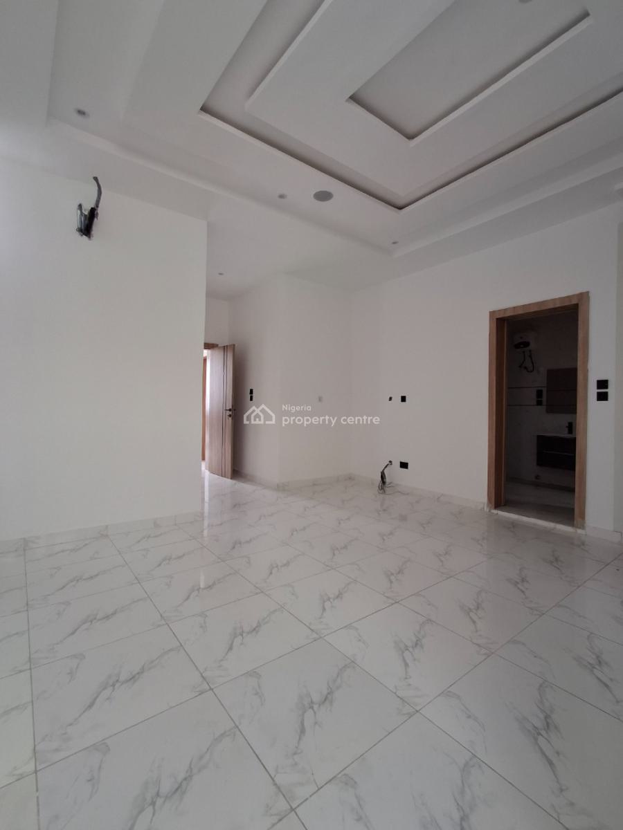 5bed, in a Well-secured Estate, Ologolo, Lekki, Lagos, Terraced Duplex for Sale