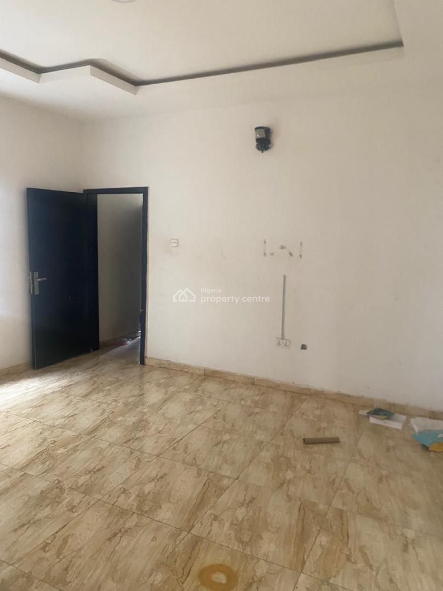 2 Bedroom Flat in a Mini Estate, 4 People in The Compound, Downstairs, Olowora, Magodo, Lagos, Flat / Apartment for Rent