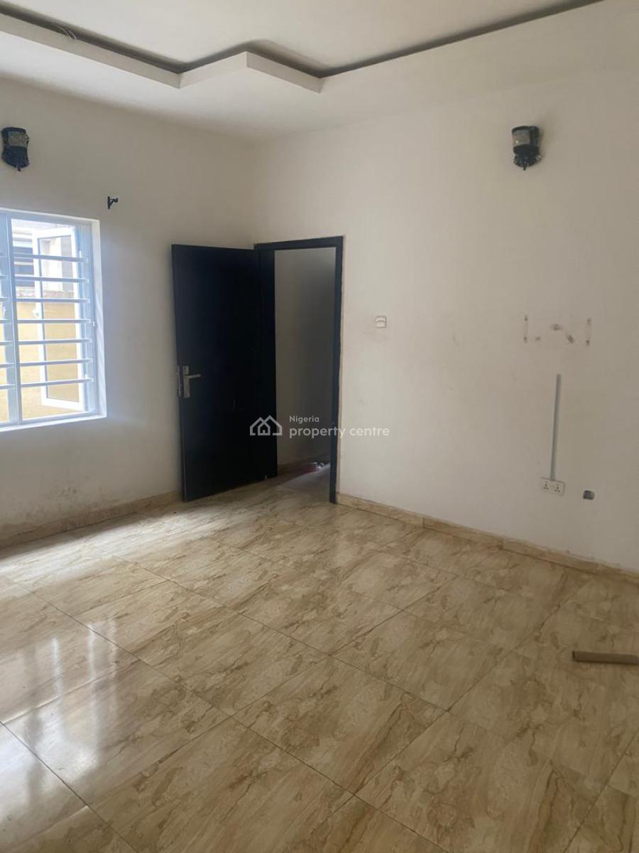 2 Bedroom Flat in a Mini Estate, 4 People in The Compound, Downstairs, Olowora, Magodo, Lagos, Flat / Apartment for Rent