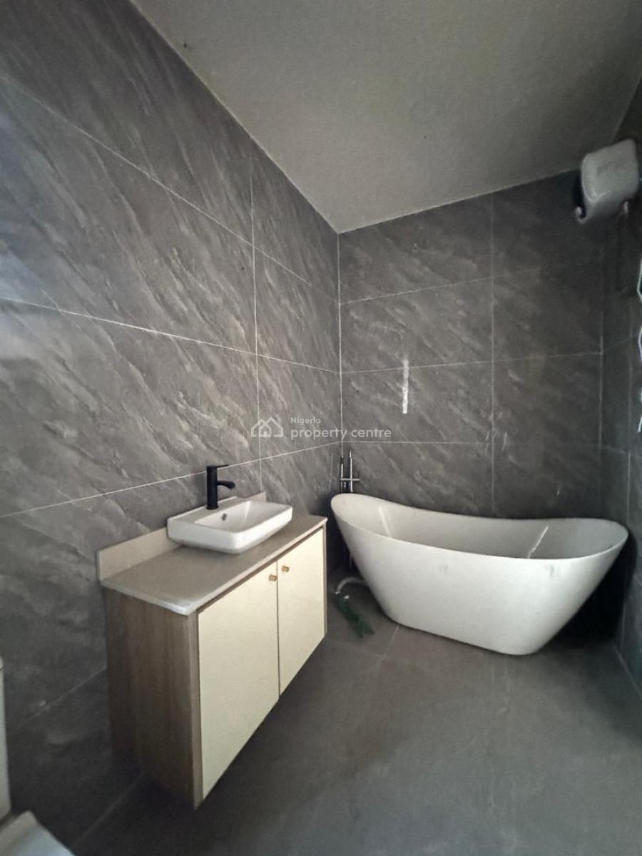 5-bedroom Semi-detached Duplex with Bq, Lekki Phase 1, Lekki, Lagos, Semi-detached Duplex for Sale