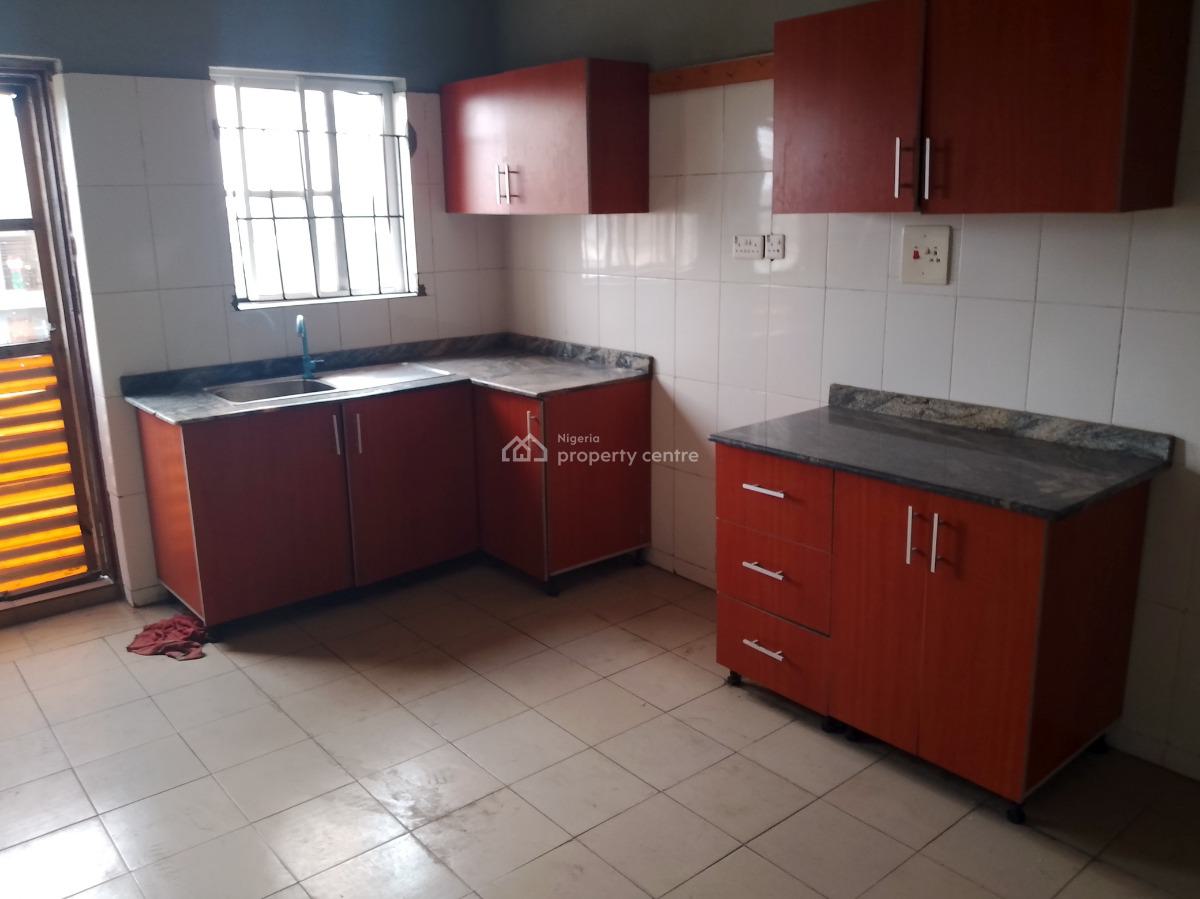a Room Shared Apartment, Sangotedo, Anamco Bustop, Sangotedo, Ajah, Lagos, Self Contain (single Rooms) for Rent
