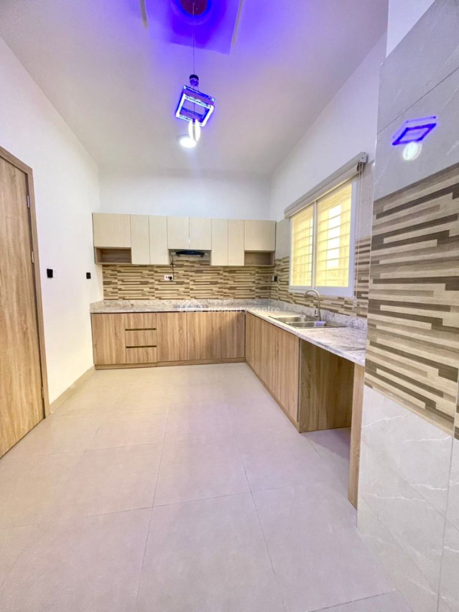 Opulent 2 Bedroom Maisonette, Abraham Adesanya, Ajah, Lagos, Flat / Apartment for Sale
