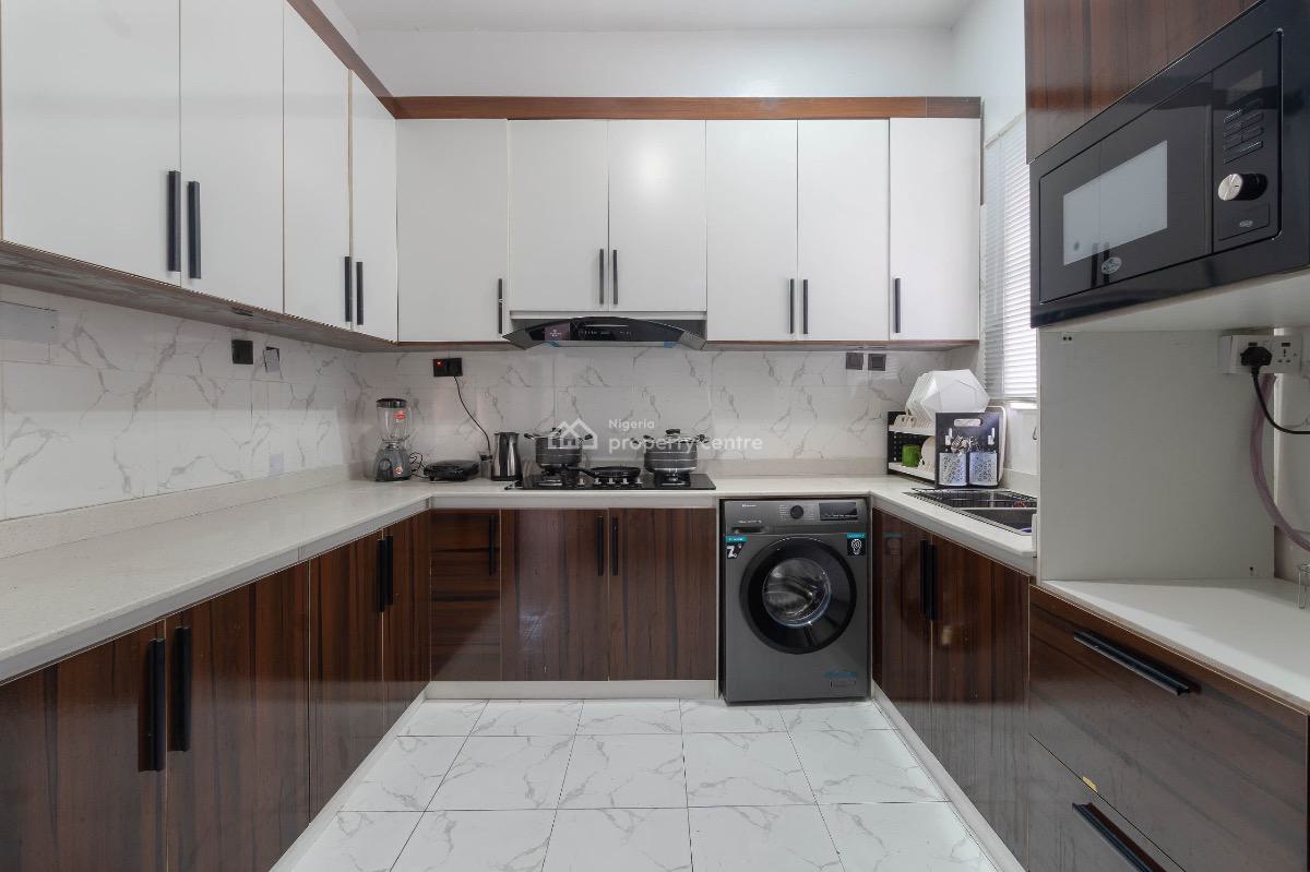 2 Bedroom Apartment with Football Table, Swimming Pool, Gym & Ps5, Lekki, Lagos, Flat / Apartment Short Let