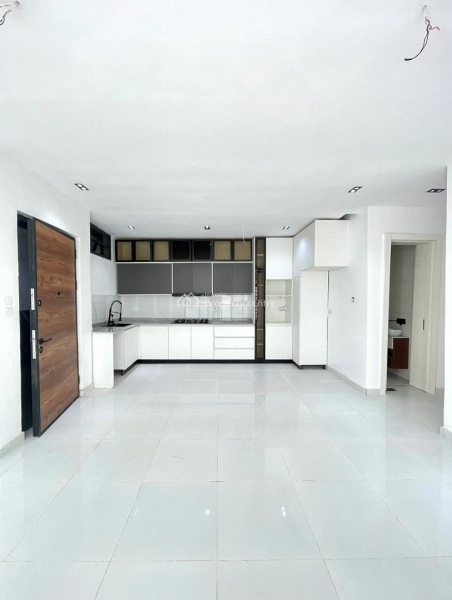 Quality Luxury Spacious 2 Bedroom Apartment with Swimming Pool and Gym, Ologolo, Lekki, Lagos, Flat / Apartment for Sale