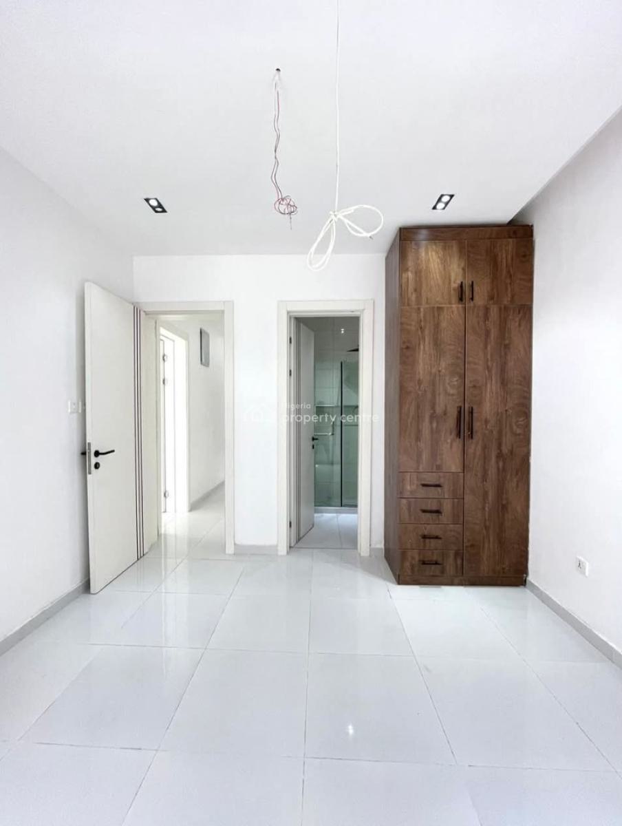 Quality Luxury Spacious 2 Bedroom Apartment with Swimming Pool and Gym, Ologolo, Lekki, Lagos, Flat / Apartment for Sale