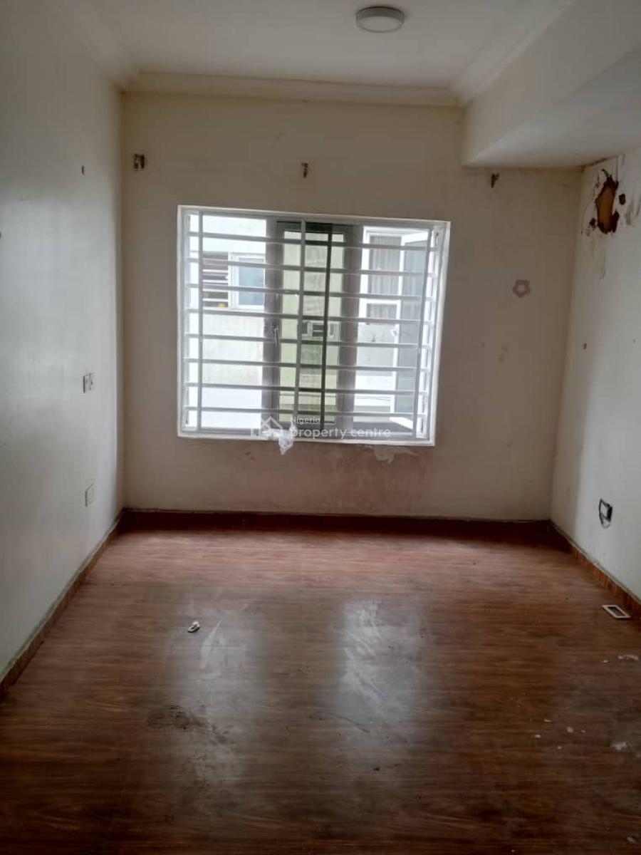 Lovely 3 Bedroom Flat with Bq, Tm Meadow Estate, Ebute Metta East, Yaba, Lagos, Flat / Apartment for Sale