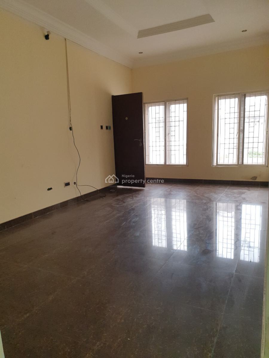 Spacious Service 3 Bedroom with Bq an Personal Inverter, Osapa, Lekki, Lagos, Flat / Apartment for Rent