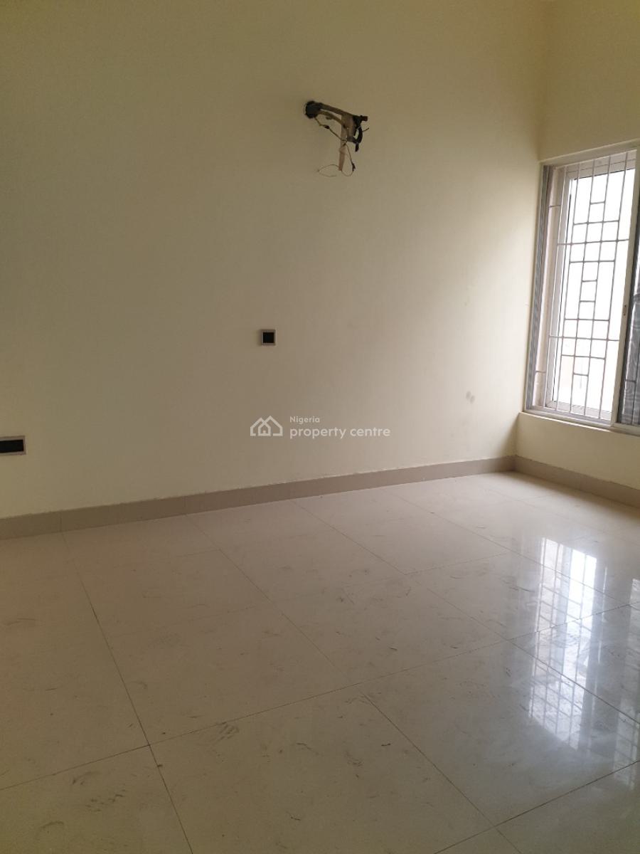 Spacious Service 3 Bedroom with Bq an Personal Inverter, Osapa, Lekki, Lagos, Flat / Apartment for Rent