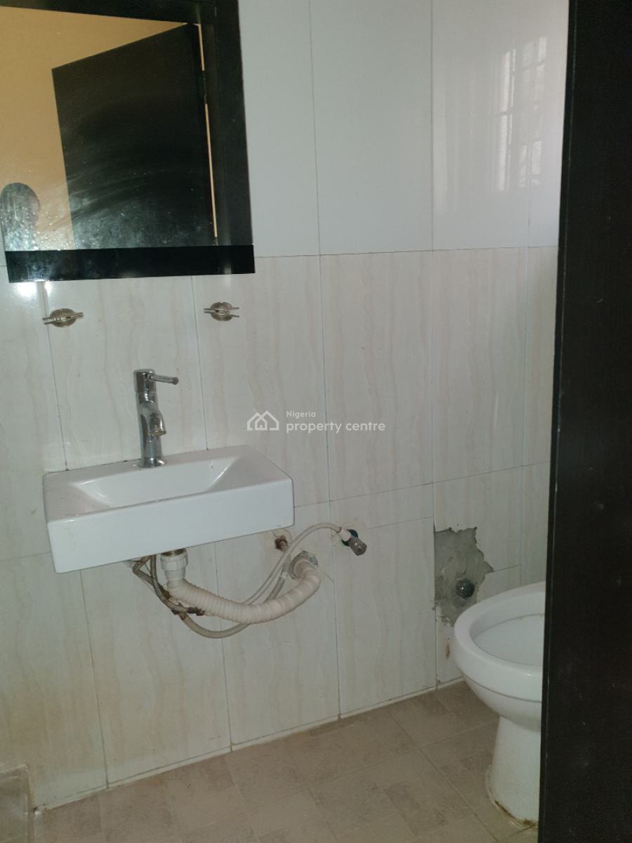 Spacious Service 3 Bedroom with Bq an Personal Inverter, Osapa, Lekki, Lagos, Flat / Apartment for Rent