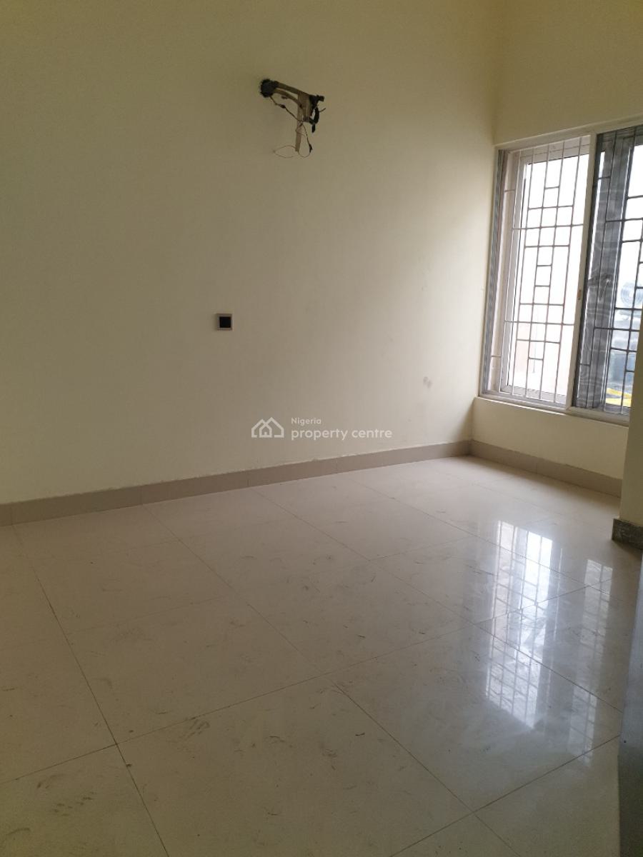 Spacious Service 3 Bedroom with Bq an Personal Inverter, Osapa, Lekki, Lagos, Flat / Apartment for Rent