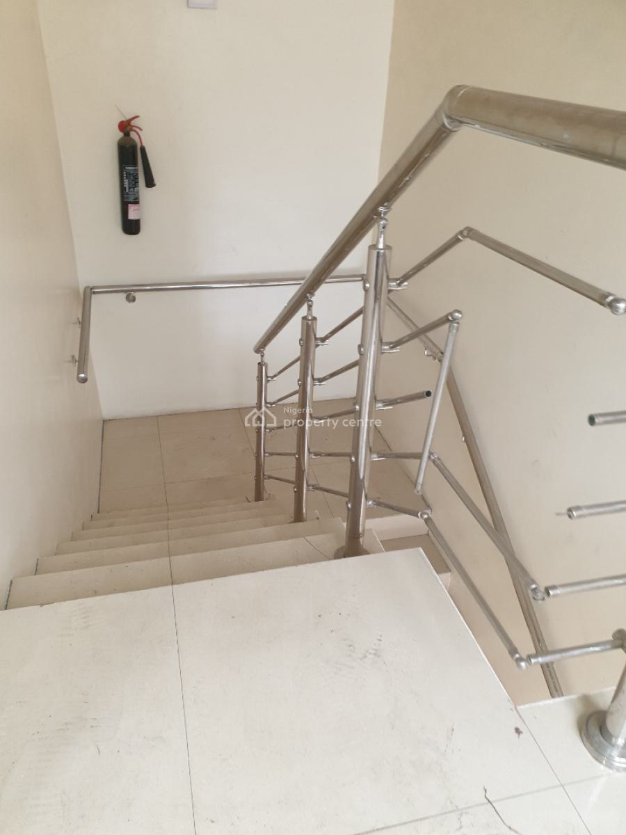 Spacious Service 3 Bedroom with Bq an Personal Inverter, Osapa, Lekki, Lagos, Flat / Apartment for Rent