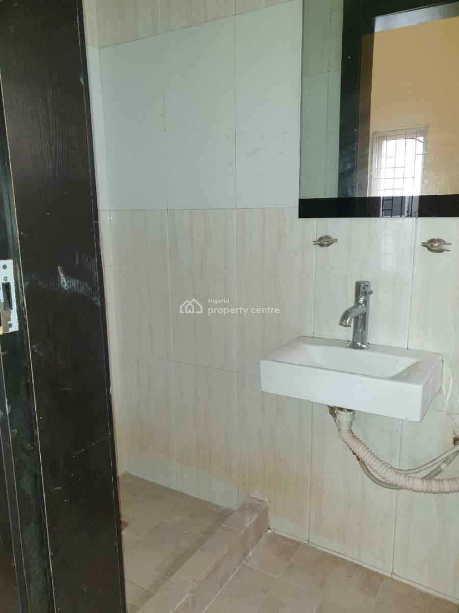 Spacious Service 3 Bedroom with Bq an Personal Inverter, Osapa, Lekki, Lagos, Flat / Apartment for Rent