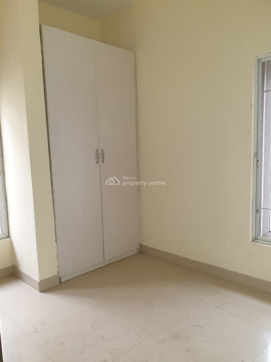 Spacious Service 3 Bedroom with Bq an Personal Inverter, Osapa, Lekki, Lagos, Flat / Apartment for Rent