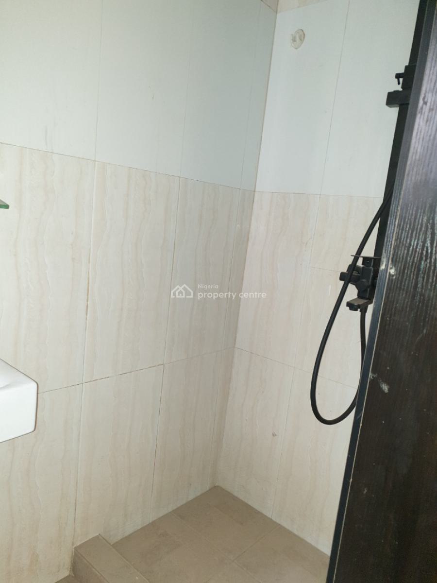 Spacious Service 3 Bedroom with Bq an Personal Inverter, Osapa, Lekki, Lagos, Flat / Apartment for Rent