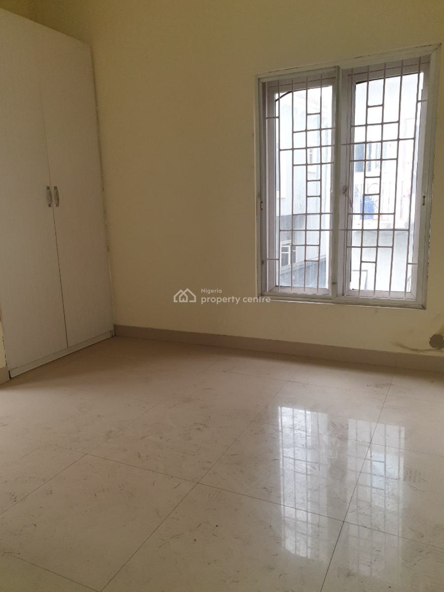 Spacious Service 3 Bedroom with Bq an Personal Inverter, Osapa, Lekki, Lagos, Flat / Apartment for Rent