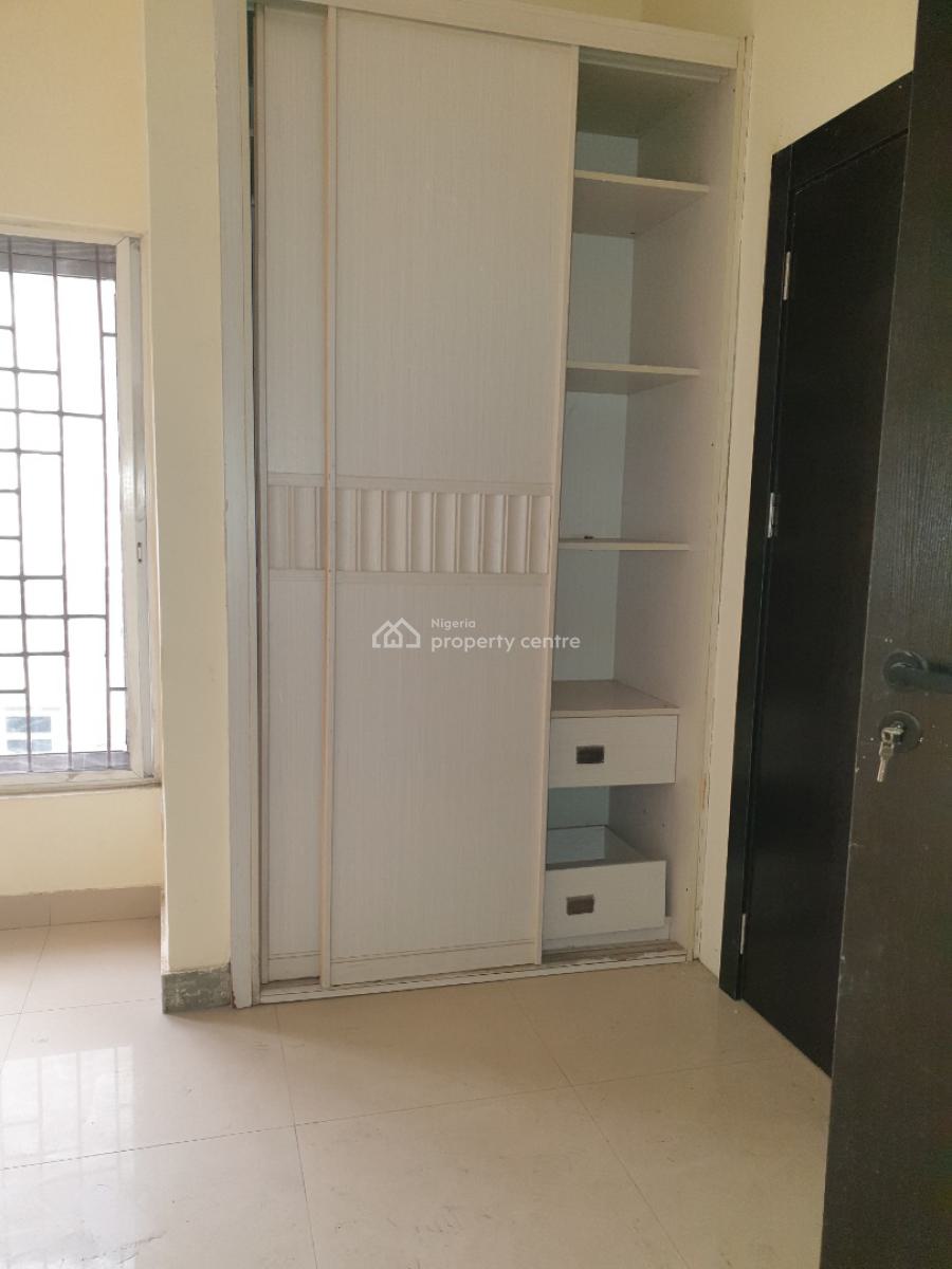 Spacious Service 3 Bedroom with Bq an Personal Inverter, Osapa, Lekki, Lagos, Flat / Apartment for Rent