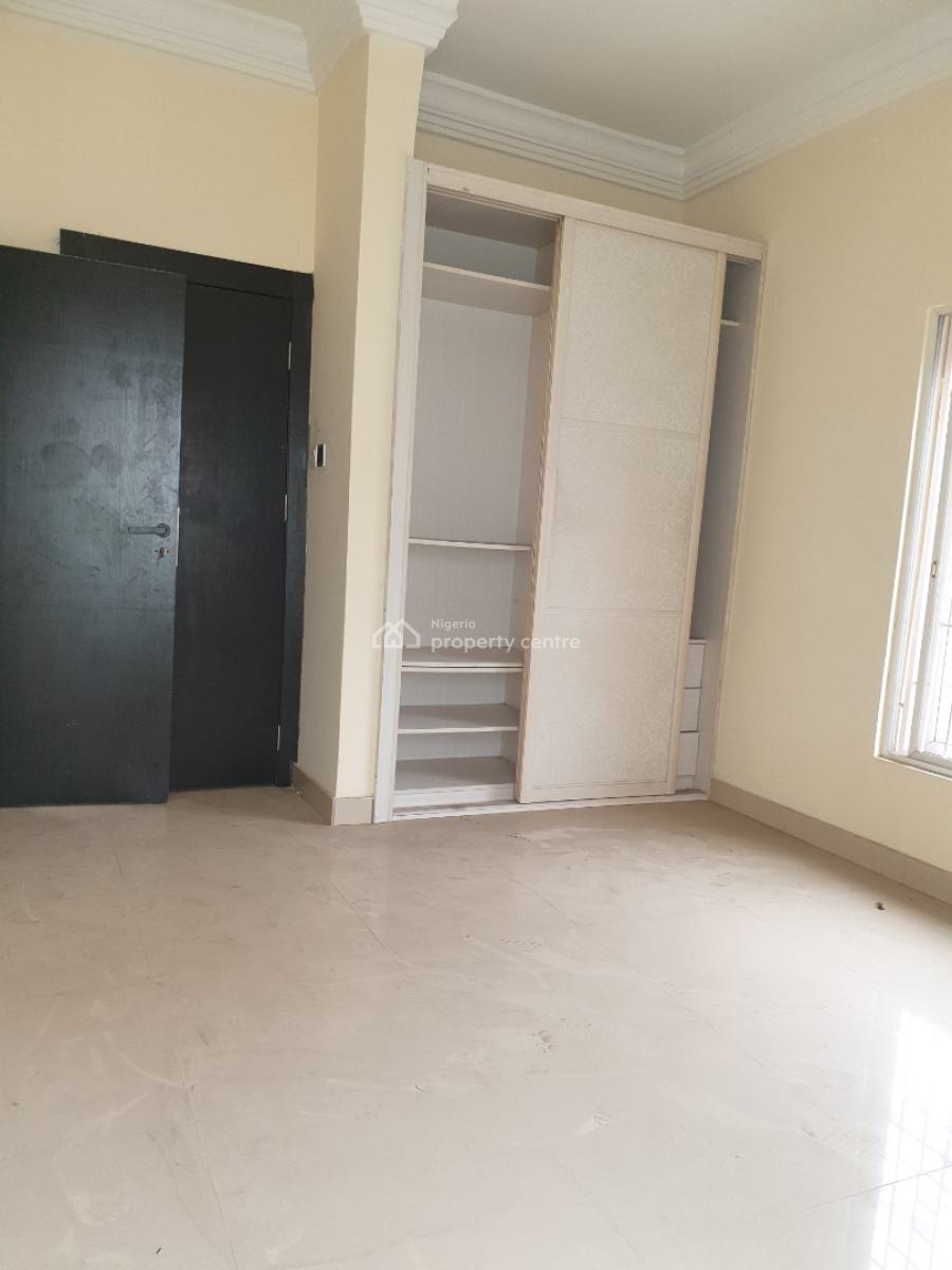 Spacious Service 3 Bedroom with Bq an Personal Inverter, Osapa, Lekki, Lagos, Flat / Apartment for Rent