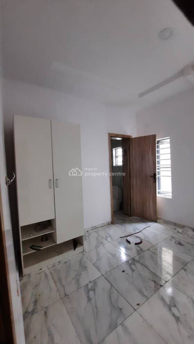 Standard N Massive Single Room in a Duplex Shared Apt (upstairs), Idado Lekki Lagos, Idado, Lekki, Lagos, Self Contain (single Rooms) for Rent