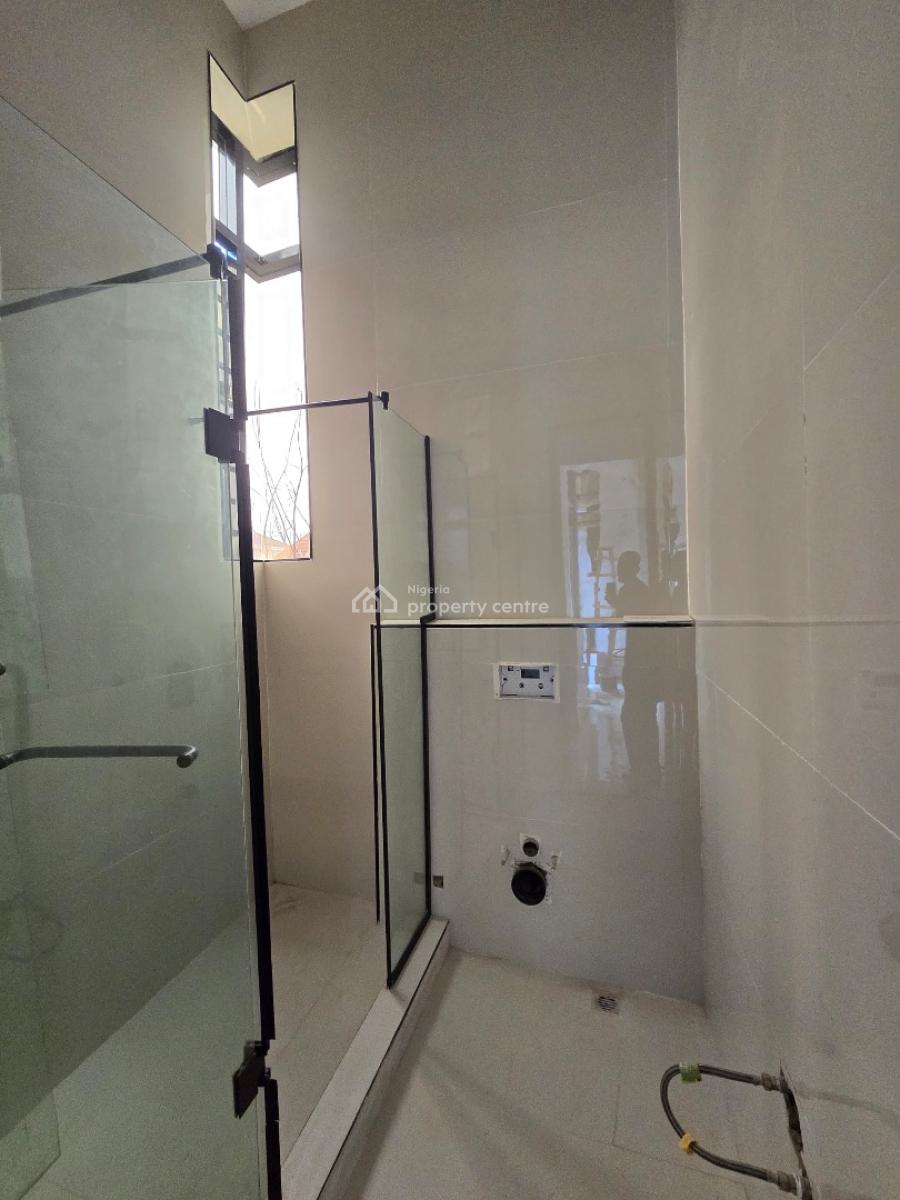 Luxury 3 Bedroom Apartment with Gym, Swimming Pool and Elevator., Lekki Phase 1, Lekki, Lagos, Flat / Apartment for Sale