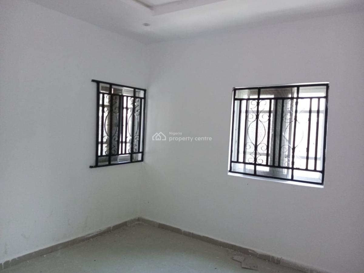 Spacious Self Serviced 3 Bedroom Apartment in a Gated and Secured Area, in an Estate, Agungi, Lekki, Lagos, Flat / Apartment for Rent