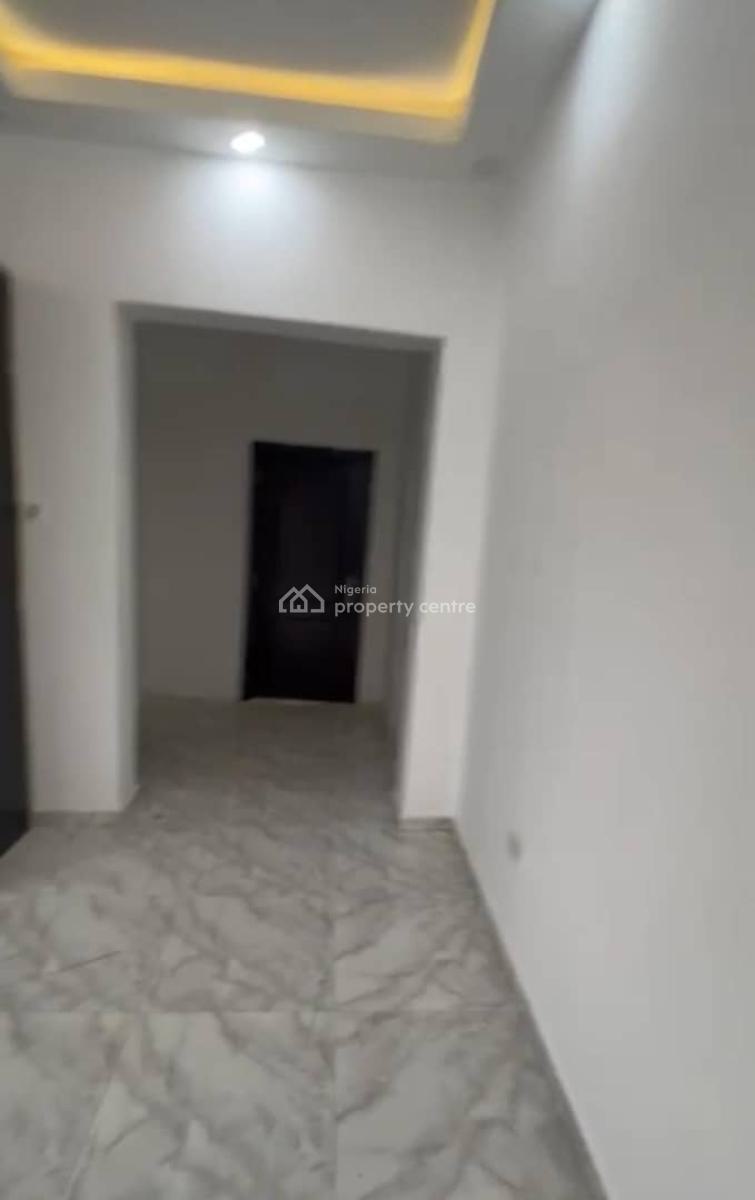 Luxury Spacious Room and Parlor Upstairs, Kunsela, Ikate, Lekki, Lagos, Flat / Apartment for Rent
