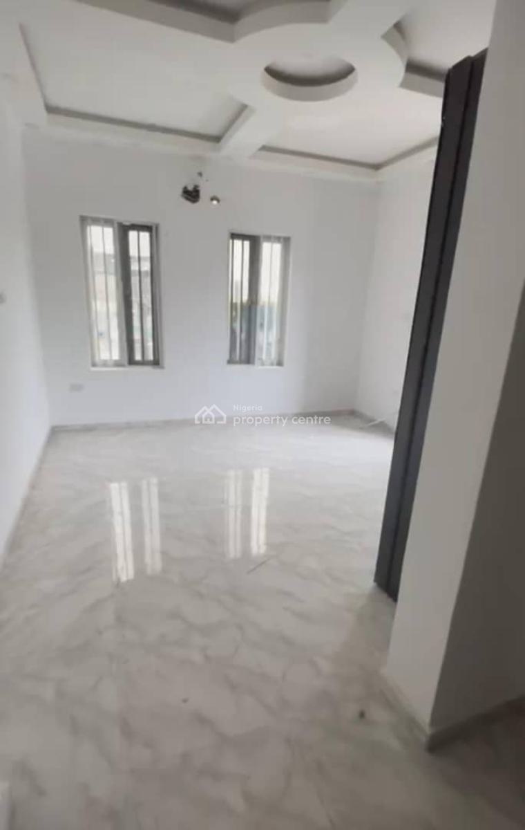 Luxury Spacious Room and Parlor Upstairs, Kunsela, Ikate, Lekki, Lagos, Flat / Apartment for Rent