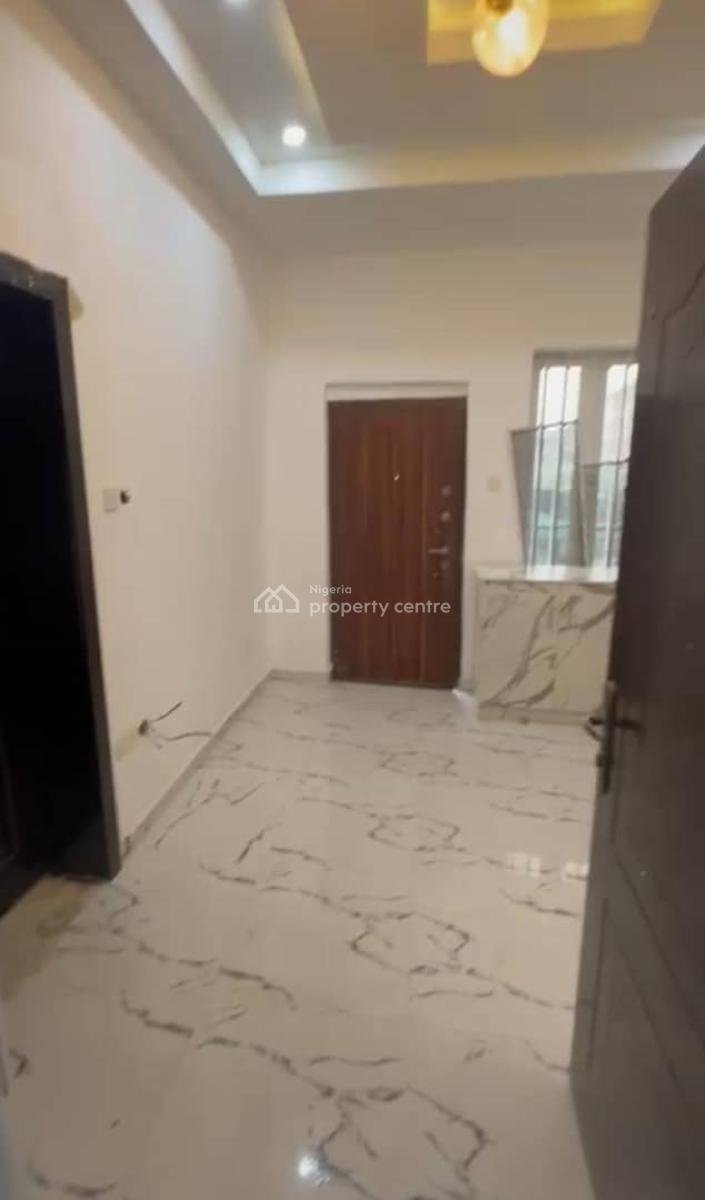 Luxury Spacious Room and Parlor Upstairs, Kunsela, Ikate, Lekki, Lagos, Flat / Apartment for Rent