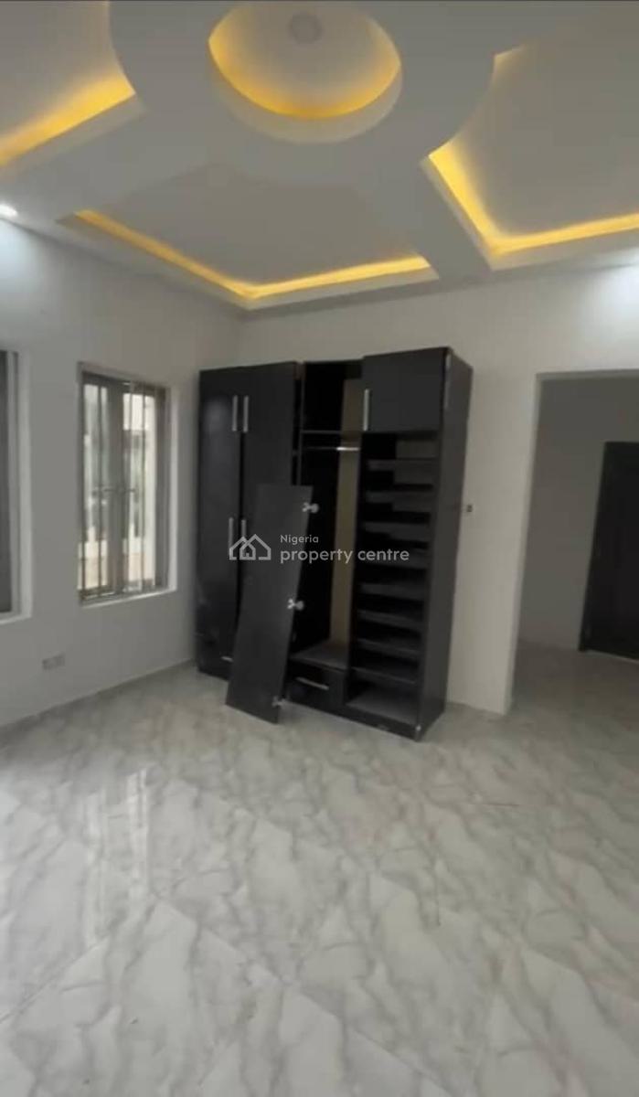 Luxury Spacious Room and Parlor Upstairs, Kunsela, Ikate, Lekki, Lagos, Flat / Apartment for Rent