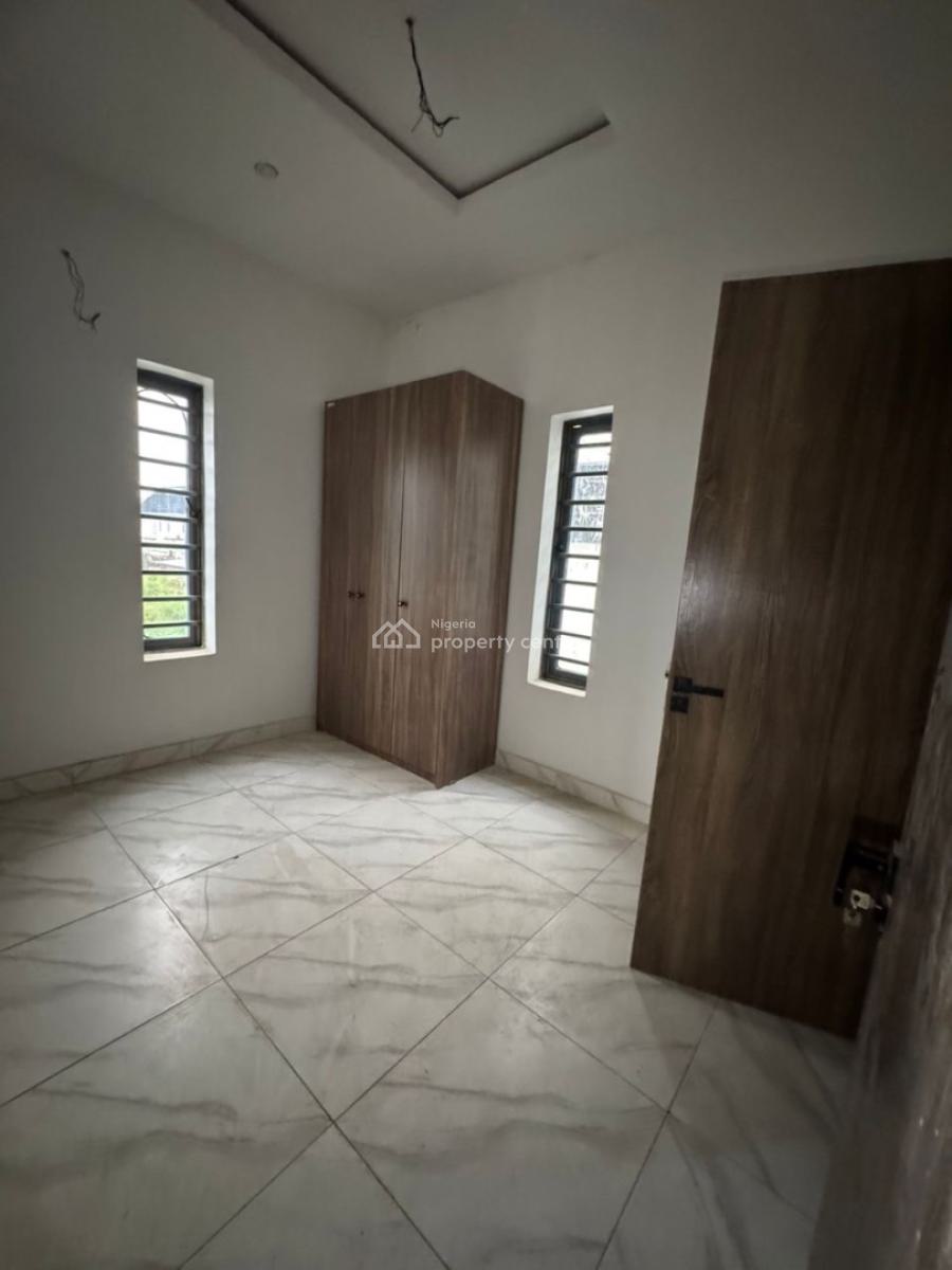 Standard Single Room Room in a Duplex Shared Apt(upstairs), Orchid Road Lekki Lagos, Lekki, Lagos, Self Contain (single Rooms) for Rent