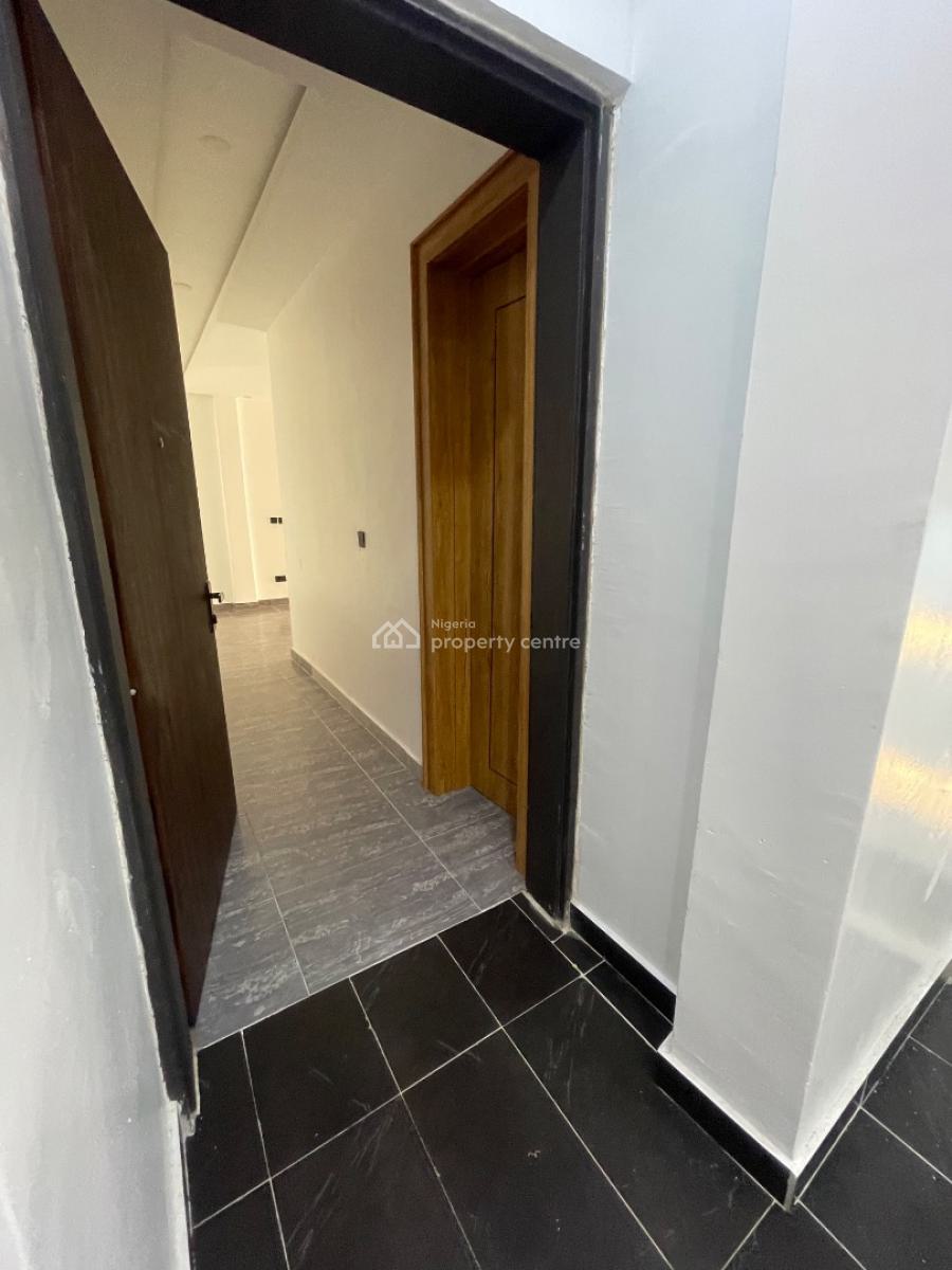 Executive 2 Bedroom, Off Admiralty Way, Lekki Phase 1, Lekki, Lagos, Flat / Apartment for Rent