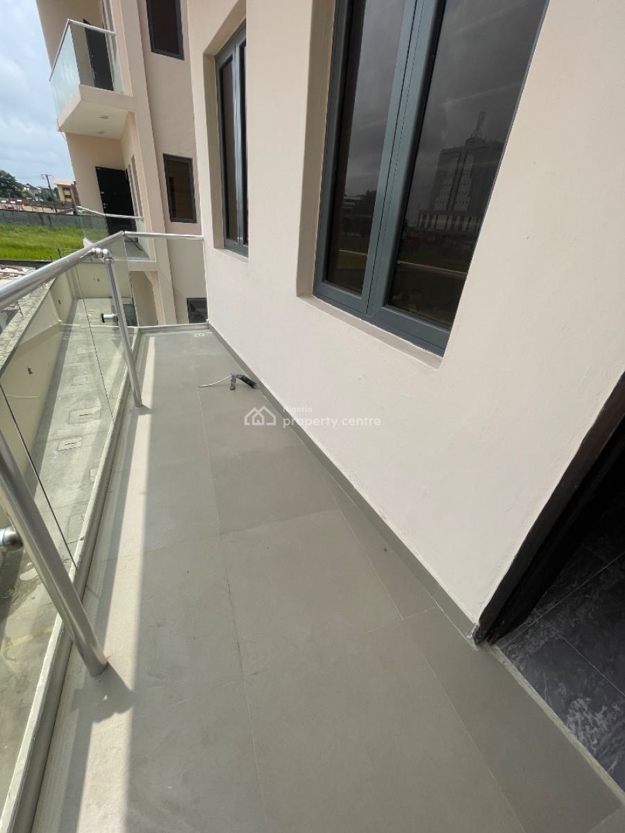 Executive 2 Bedroom, Off Admiralty Way, Lekki Phase 1, Lekki, Lagos, Flat / Apartment for Rent