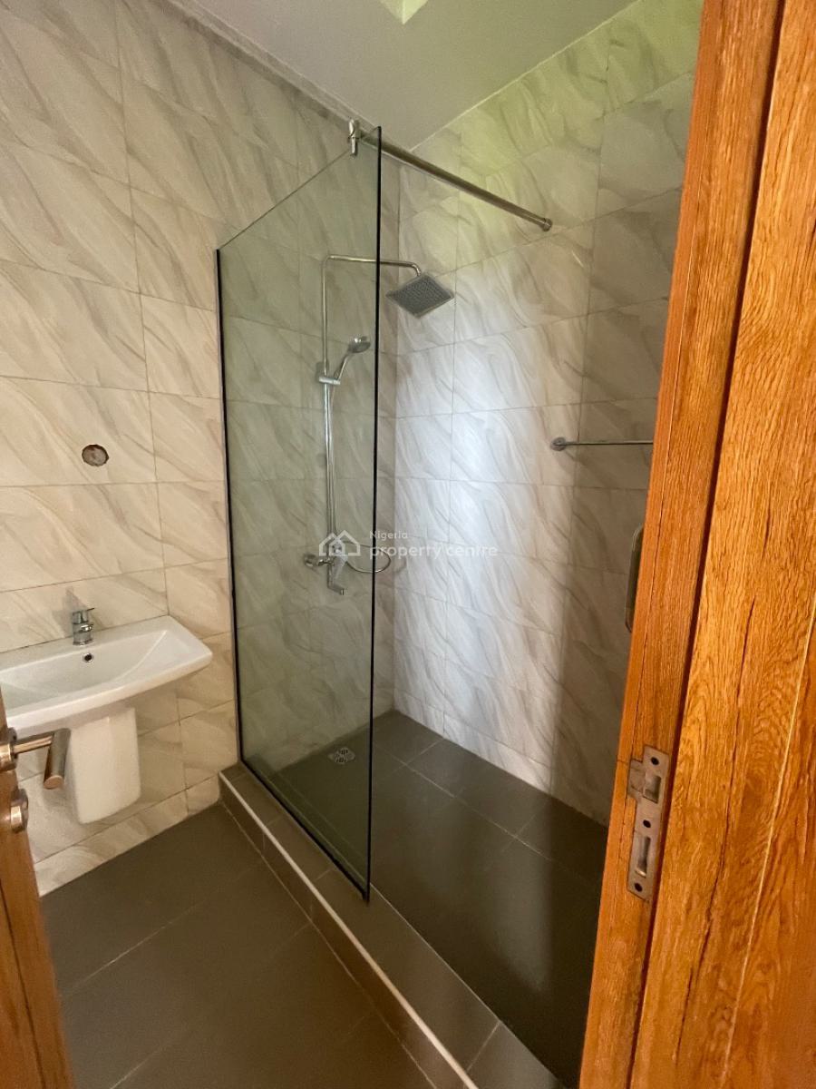 Executive 2 Bedroom, Off Admiralty Way, Lekki Phase 1, Lekki, Lagos, Flat / Apartment for Rent