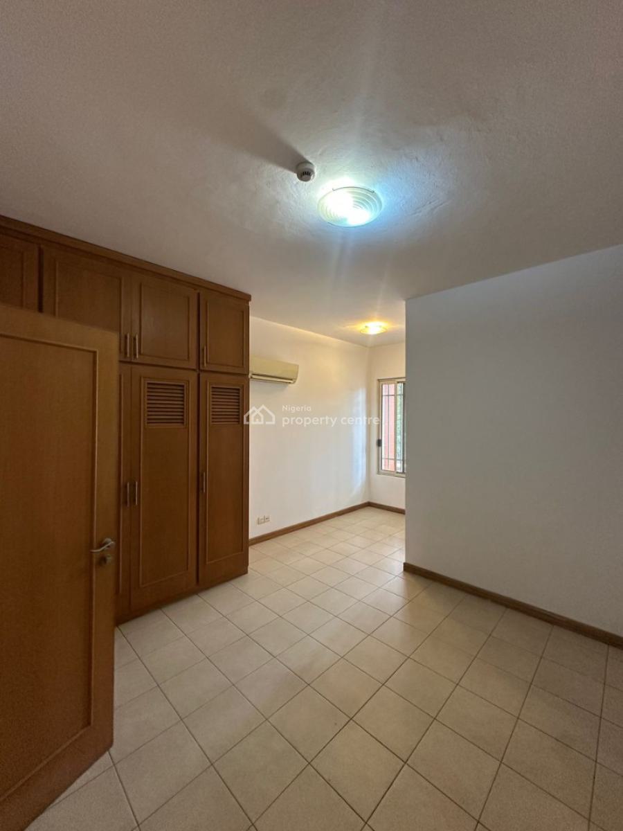 Spacious, Well Maintained 4 Bedroom Apartment, Ikoyi, Lagos, Flat / Apartment for Rent