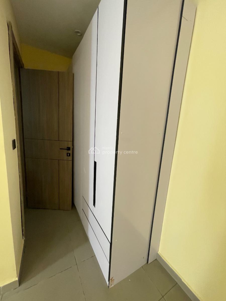3 Bedroom, Right Hand Side Inside an Estate, Lekki Phase 1, Lekki, Lagos, Flat / Apartment for Rent