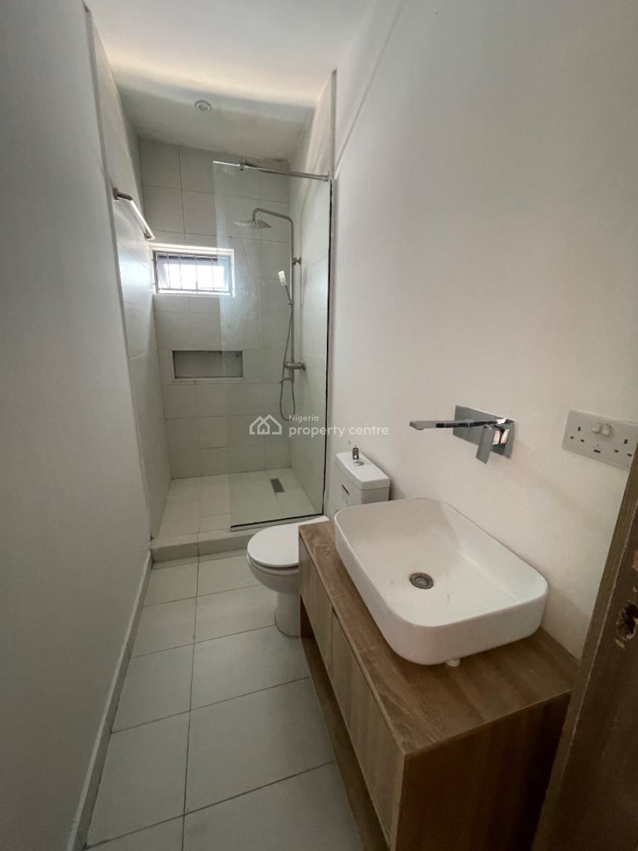 3 Bedroom, Right Hand Side Inside an Estate, Lekki Phase 1, Lekki, Lagos, Flat / Apartment for Rent