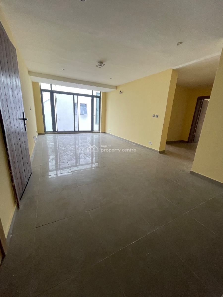 3 Bedroom, Right Hand Side Inside an Estate, Lekki Phase 1, Lekki, Lagos, Flat / Apartment for Rent